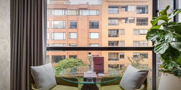 المنشأة من الداخل