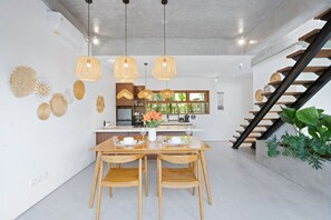 Dining - Octo 8 Villa by Betterplace (Canggu)
