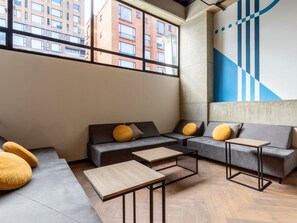 TV, offices - w * | Cozy Loft in Parque Virrey (Bogotá)