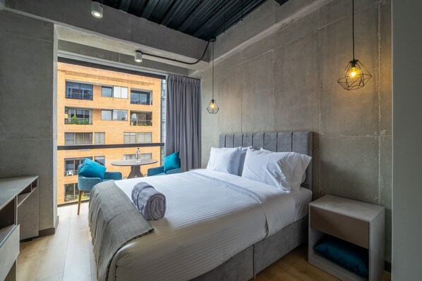 2 Schlafzimmer, Schreibtisch, Bügeleisen/Bügelbrett, WLAN