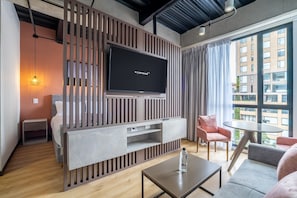 TV, offices - w * | Splendid Loft in Parque Virrey (Bogotá)