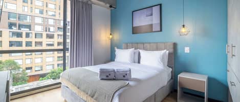 1 bedroom, desk, iron/ironing board, WiFi