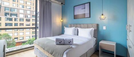 1 bedroom, desk, iron/ironing board, WiFi