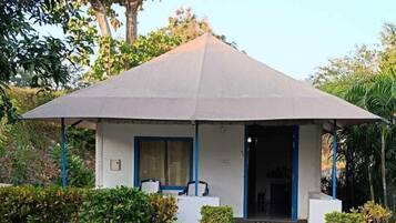 Exclusive Room | Egyptian cotton sheets, premium bedding, memory foam beds