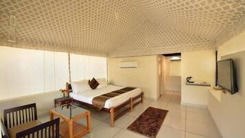 Exclusive Room | Egyptian cotton sheets, premium bedding, memory-foam beds