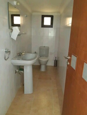 Apartment | Bathroom | Shower, towels - Stunning 4-bed Apartment in Ain Saadeh (Ain Saadeh)