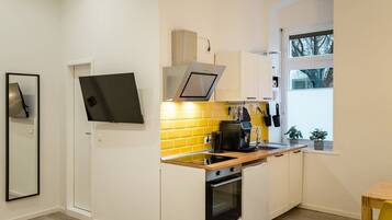 Refrigerador, horno, parrilla de estufa y lavavajillas