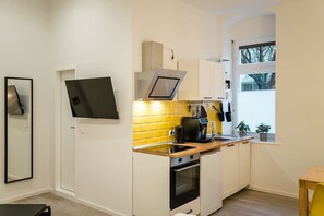 Fridge, oven, stovetop, dishwasher - Nahe Boxhagener Platz für 4 Personen (Berlin)
