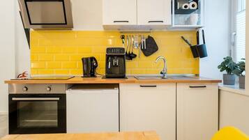 Kühlschrank, Ofen, Herdplatte, Geschirrspüler