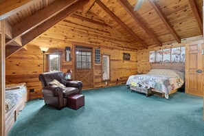 Una scrivania, ferro/asse da stiro, Wi-Fi gratuito, lenzuola