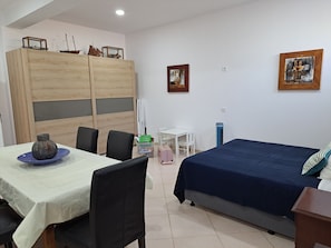 Standard Quadruple Room, Shared Bathroom - Amigos Para Sempre - Casa de hospedes (Lagoa)