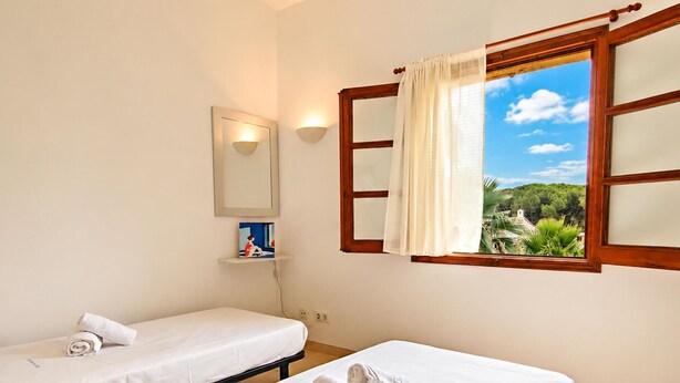Spa - Mediterranean Villa in Costa Brava with Pool, Garden, and Close to Beach (Calonge)
