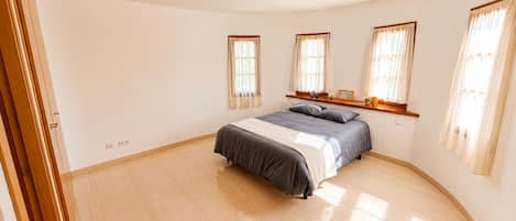 4 habitaciones, wifi gratis y ropa de cama