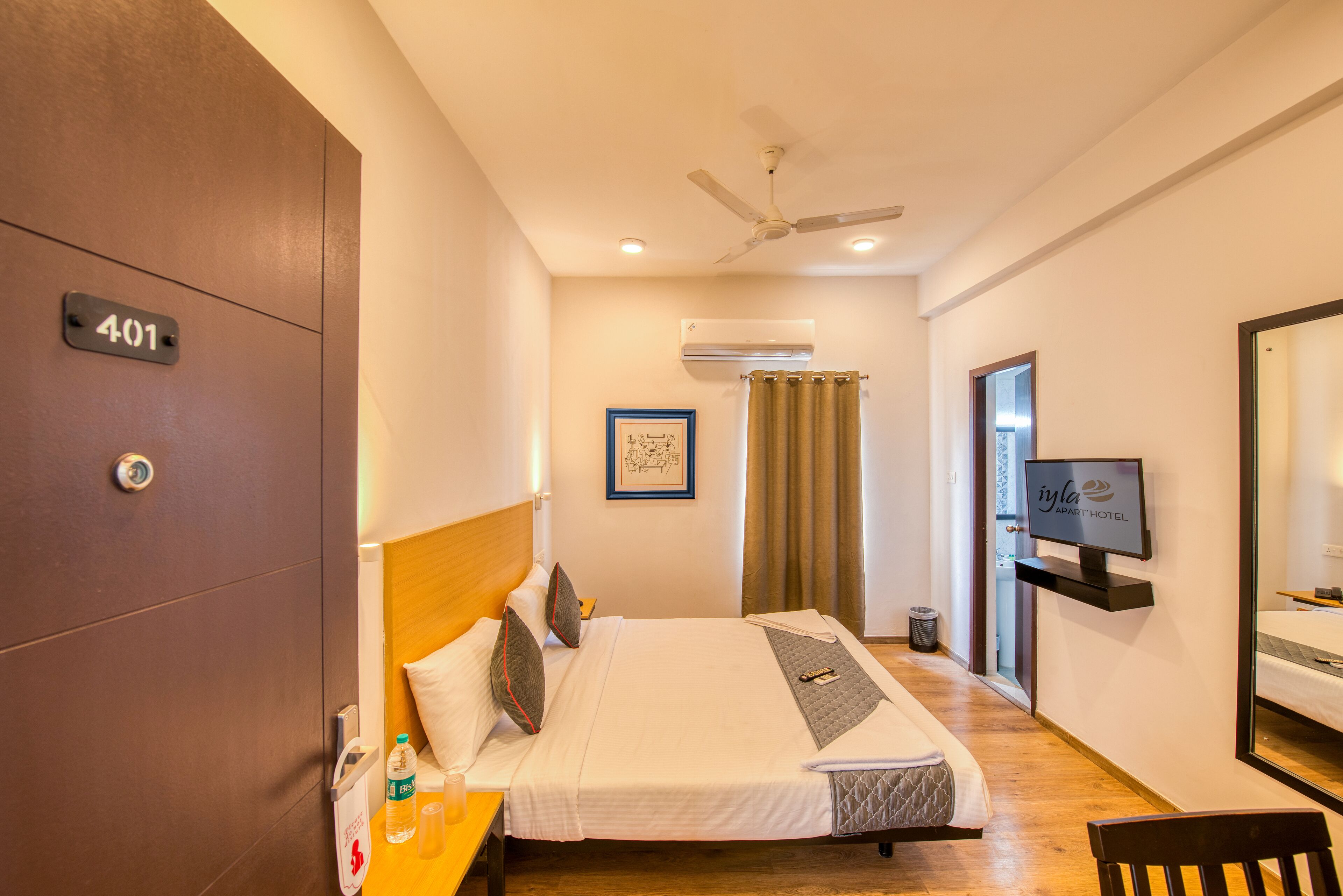 Deluxe Room | Living area