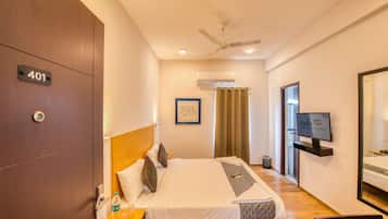 Deluxe Room | Living area