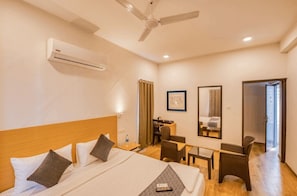 Superior Room | Egyptian cotton sheets, premium bedding, free WiFi