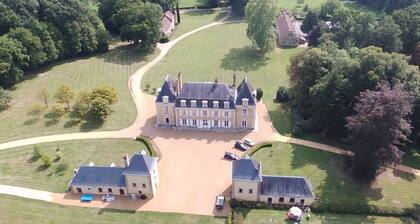 Luxurious 4BR Manor with Private Pool and Modern Amenities, Close to Le Mans Circuit
