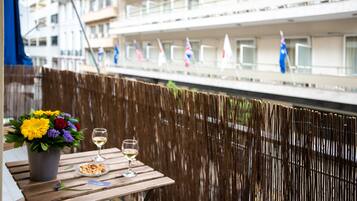 Leilighet – comfort | Allergitestet sengetøy, safe på rommet, blendingsgardiner og lydisolert