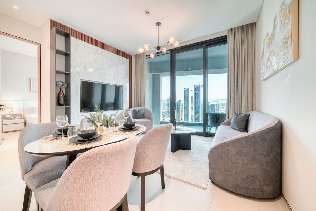 Appartement Deluxe, 1 très grand lit, vue marina | Coin séjour