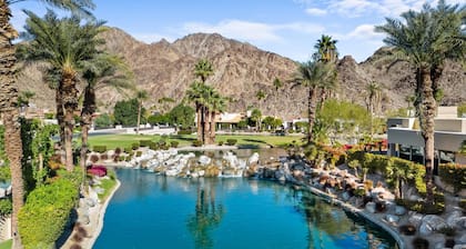 TV205 Trendy 2 bedroom Tennis Villa near LQ Resort