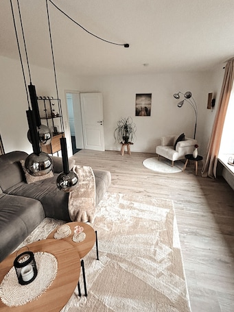 Smart TV. Ferienwohnung am See im Bergischen Land