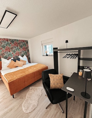 4 bedrooms, free WiFi, bed sheets, wheelchair access