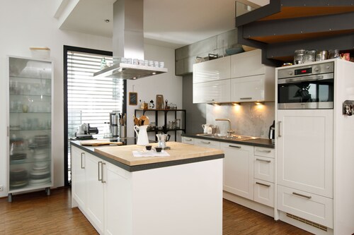 Vacation home/creative house with plenty of space for your creativity