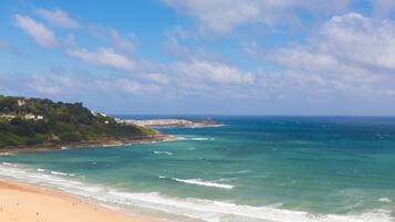 Κοντά στην παραλία