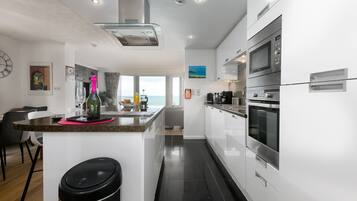 Fridge, dishwasher, electric kettle, toaster