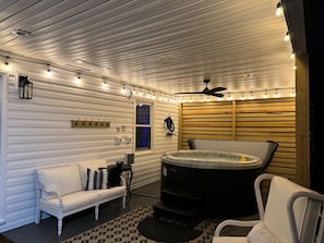 Interior - Papa’s Cottage is a cozy 2-bedroom retreat near Nelson 151 with a private hot tub, updated kitchen, and comfortable living spaces. Ideal for couples or friends looking to relax, explore local wineries, and unwind in a peaceful mountain setting. (Afton)