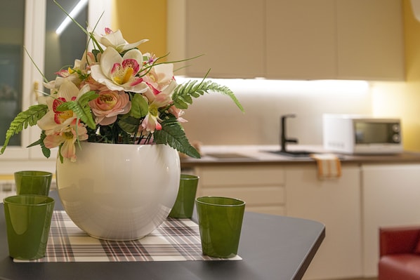 NINA VENICE SWEET HOME | Coin séjour | Télévision LED de 50 pouces avec chaînes numériques