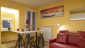 NINA VENICE APARTMENT | リビング エリア