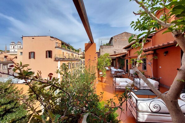 4 bedrooms - Treasurerome Spanish Steps Penthouse 4BR (Rome)