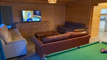 Cabin | Game room