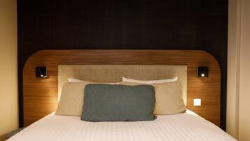 1 slaapkamer, een strijkplank/strijkijzer, wifi, beddengoed