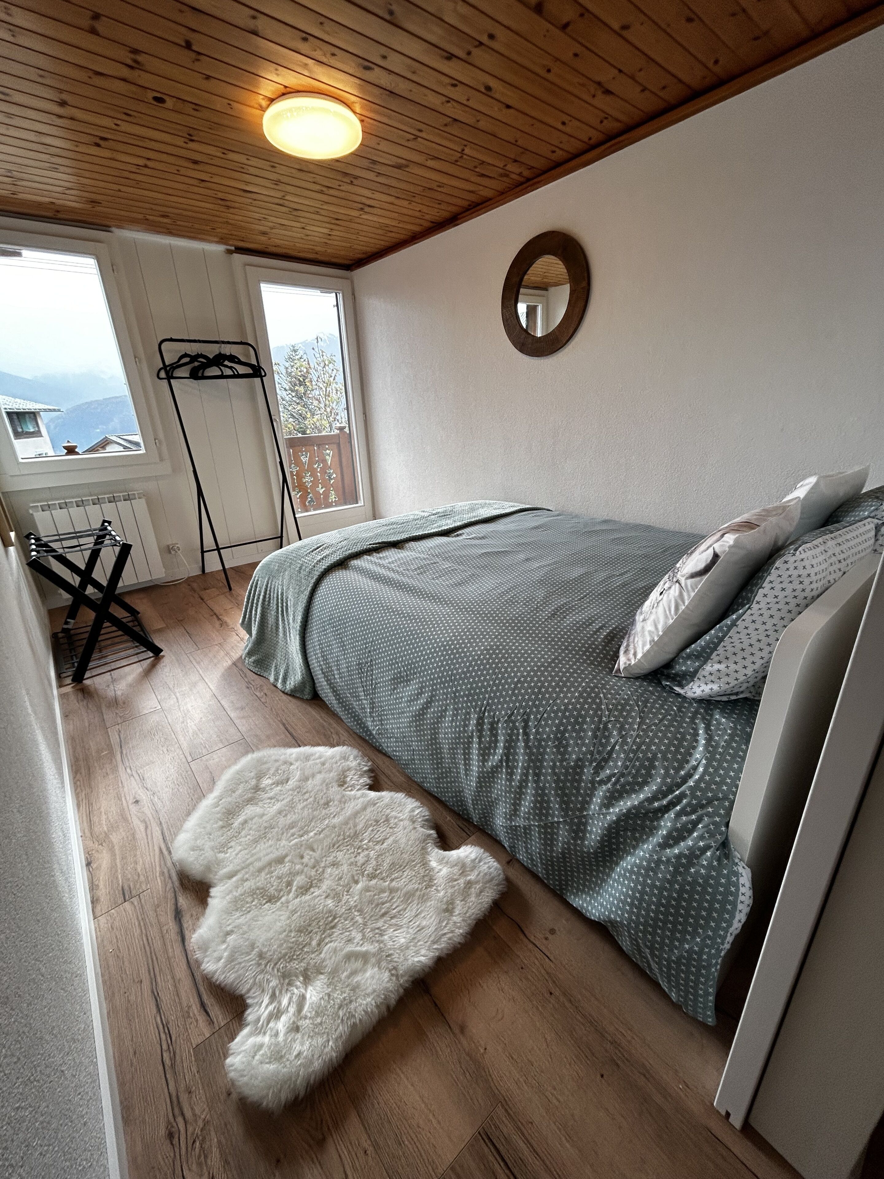 4 dormitorios, tabla de planchar con plancha, wifi y ropa de cama