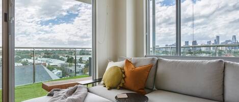 Basic Apartment | Living area | TV