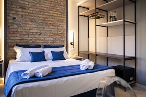 Standard Double Room | In-room safe, desk, laptop workspace, free WiFi - Trastevere 143 (Rome)