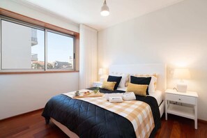 4 Schlafzimmer, Bügeleisen/Bügelbrett, Reisekinderbett, WLAN