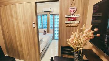 1 bedroom, iron/ironing board, free WiFi, bed sheets