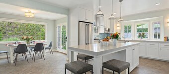 Coral By The Coast | Spacious & Just Minutes to Butterfly Beach