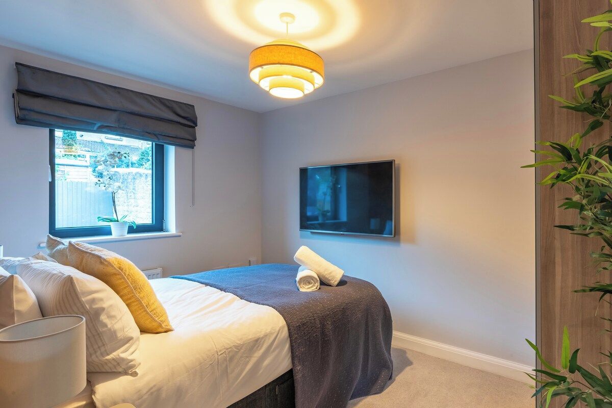 Second bedroom: double bed