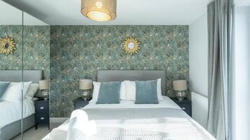 3 slaapkamers, een strijkplank/strijkijzer, reisbedje, wifi