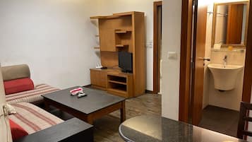 Apartemen Standar | 2 kamar tidur, selimut bulu angsa, dan Wi-Fi gratis