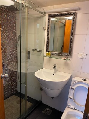 Shower, rainfall showerhead, bidet, towels - New Home Residence (Beirut)