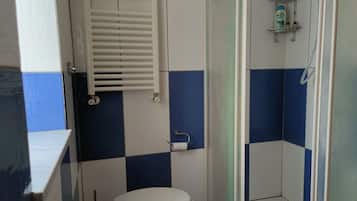 Hårtørrer, håndklæder, Sæbe, Toiletpapir