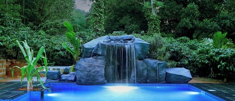 Piscine couverte, piscine extérieure