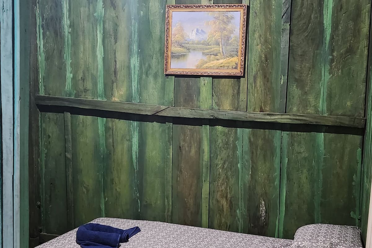 Basic Shared Dormitory, 1 Bedroom | Individually decorated, individually furnished, free WiFi