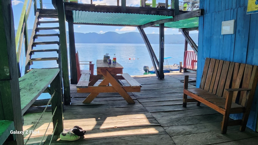 Entre Amigos en El Lago