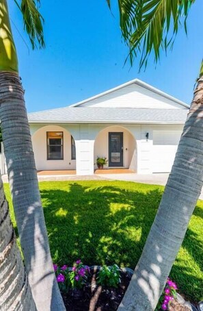 Exterior - 733 Sunset Hideaway | Pool & Spa (Naples)